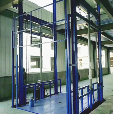 산업 건축물을 위한 1000개 킬로그램 능력 3 kw 자동 화물 엘리베이터 출입문 장치