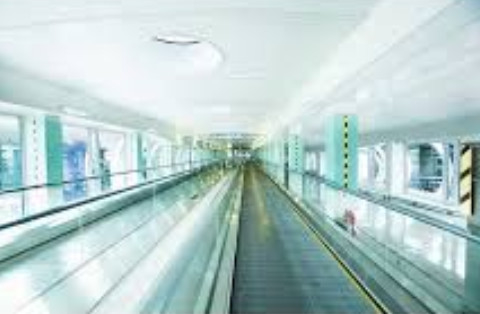VVVF 통제된 공항 이동하는 보도 0.65m/s 에스컬레이터 및 여행자